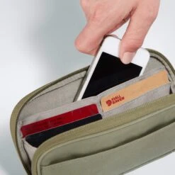 FJÄLLRÄVEN KÅNKEN TRAVEL WALLET - Portmonee 14 FJÄLLRÄVEN KÅNKEN TRAVEL WALLET - Portmonee -Globetrotter Verkäufe 304068007 h kanken travel wallet fjaellraeven 1 1